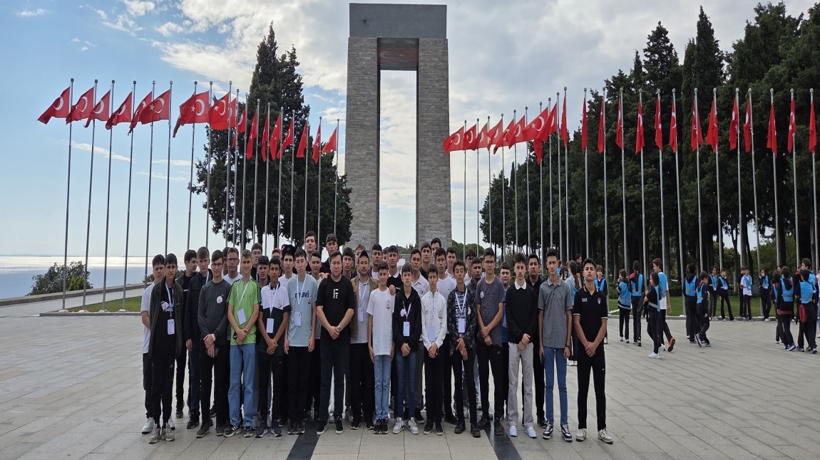 Okulumuz Öğrencilerinden Anlamlı Çanakkale Gezisi